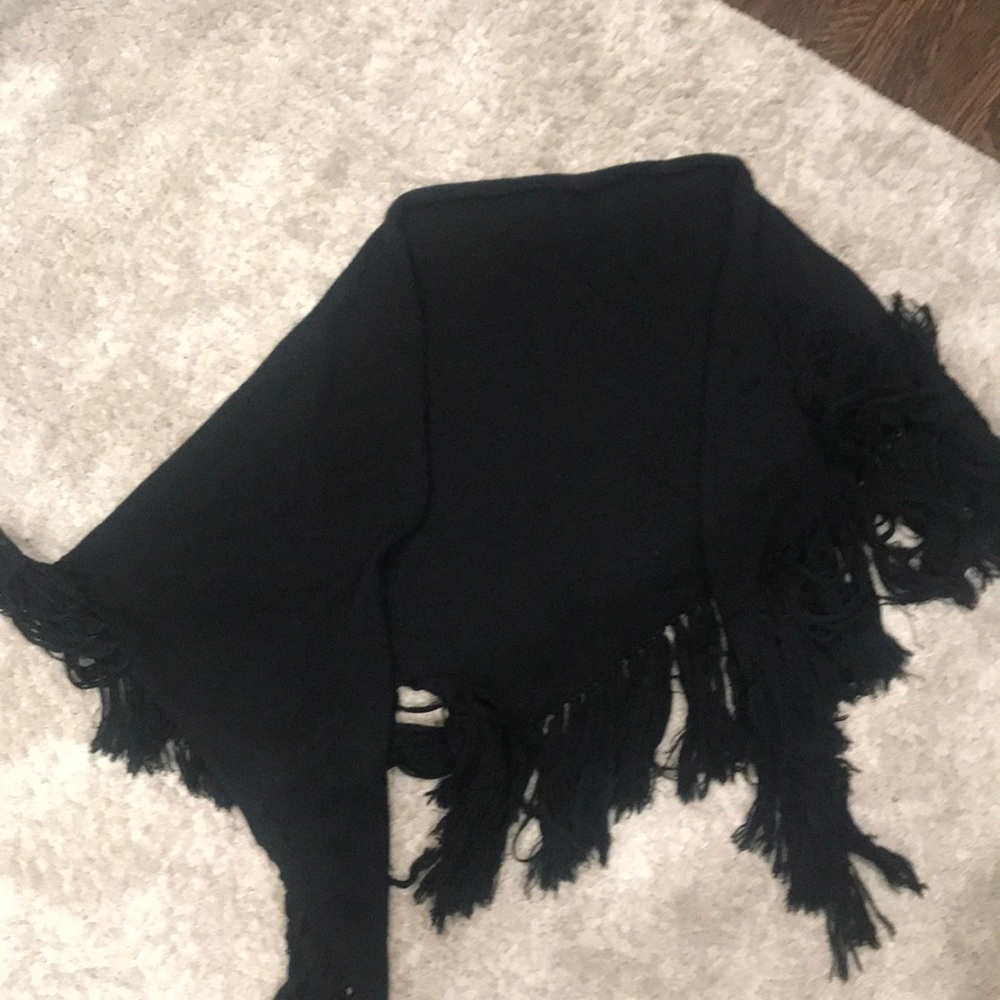 Black Shawl - image 4